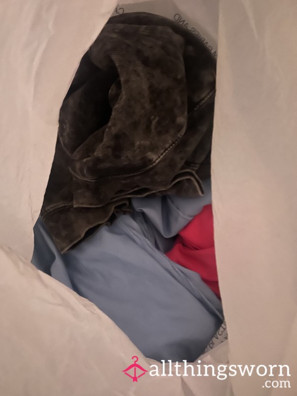 Long Sleeve Tops Size Medium/ Leggings S/m Poly Bag Full Of Gym Clothes