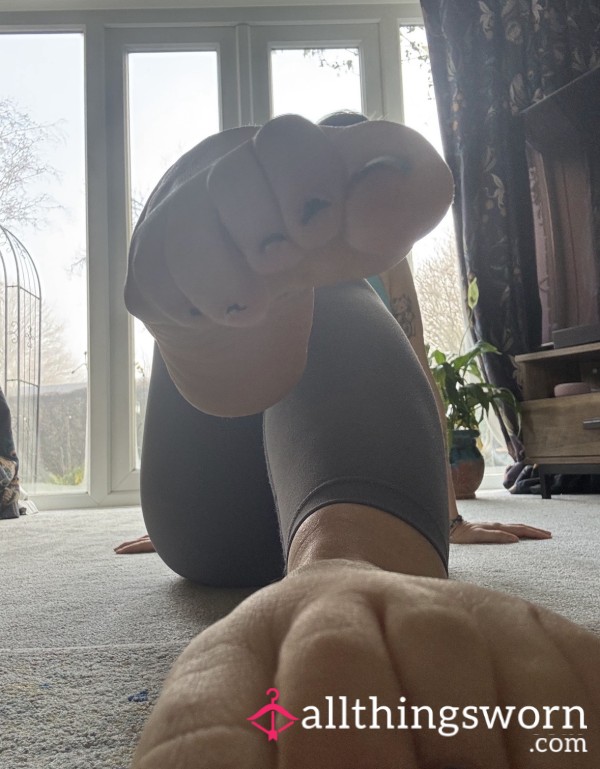 Look At My Little Tippy Toles And Beautiful Soles Take Part In Some Pilates 😏