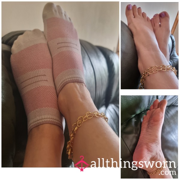 🦶Look At The Beautiful Feet,when They Are Relaxing 🦶
