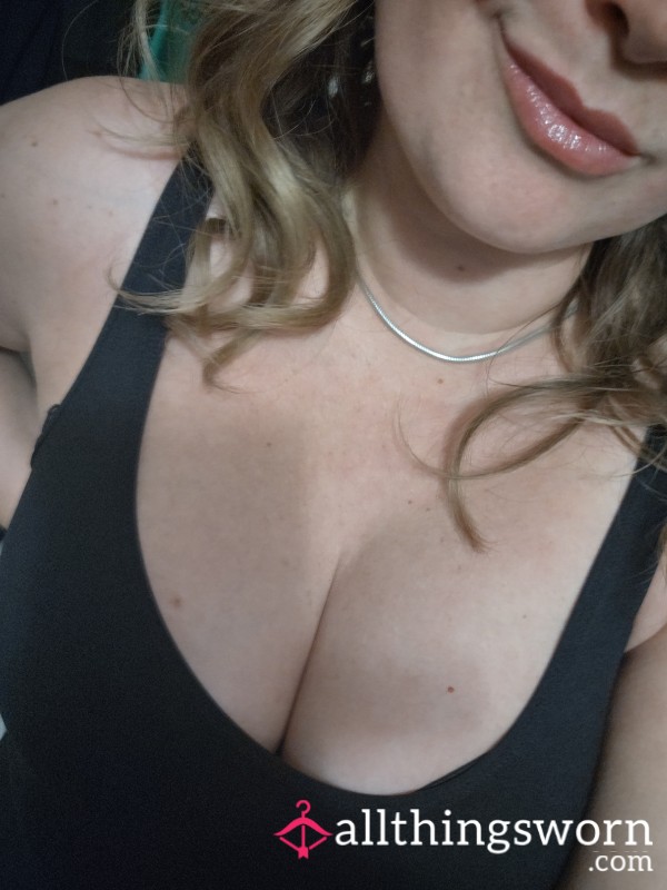 Looking For A Man To Talk To, Send Photos And Videos With 🥰