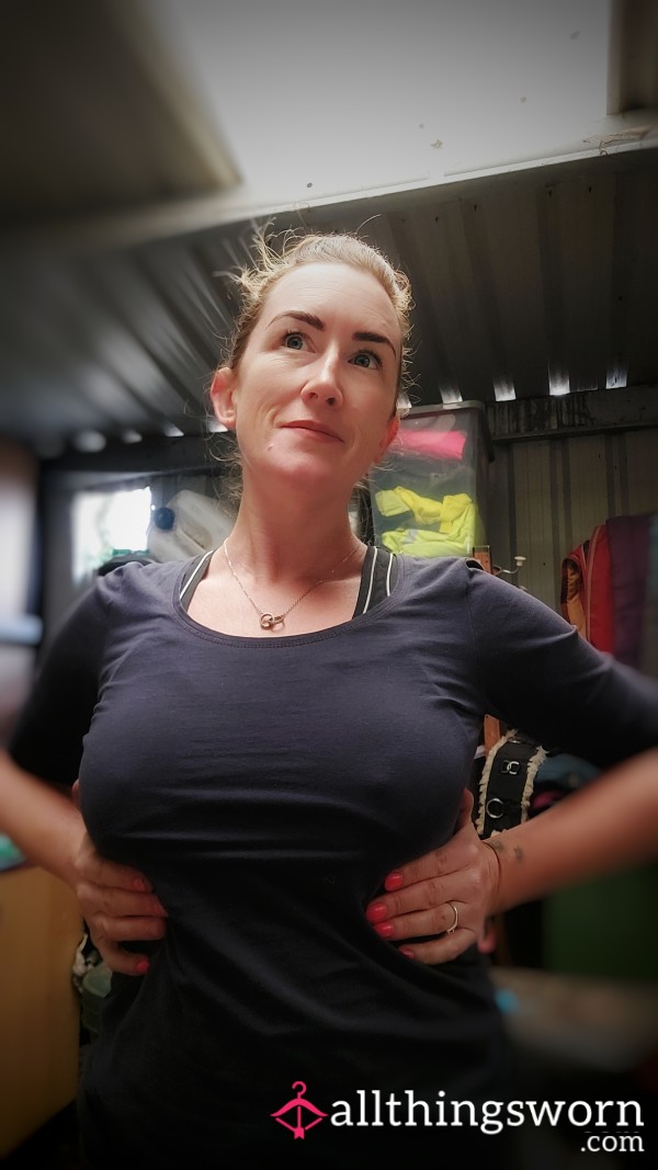 Losing My Top To Flex My Muscles, Bend My Crop And Tease Your Eyes