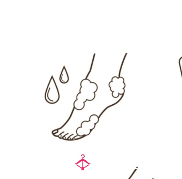 [006] 5mins Of Me Rubbing My Chubby Feet With Lotion