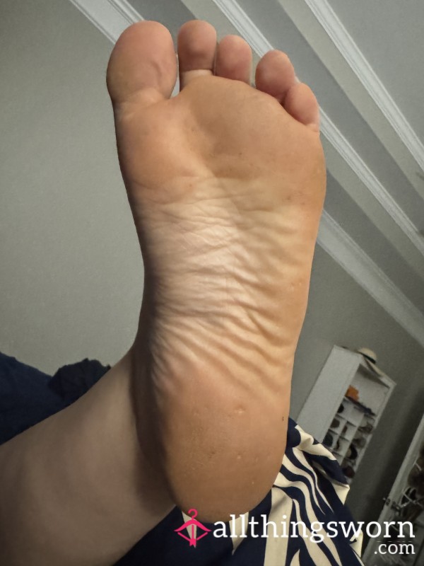 Lotioning My Feet