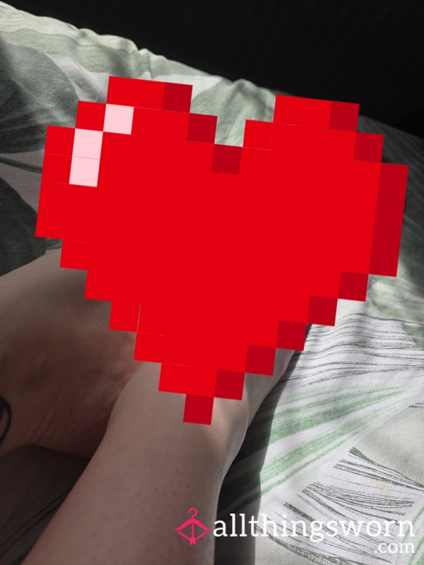 Love How The Sun Catches My Toes