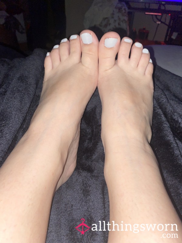 Lovely Feet Just For You Pretty White Toes On Sale Now🩷