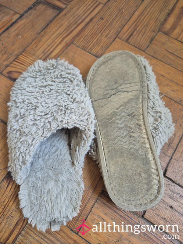 Lucy’s Filthy Fluffy Slippers: 1 Year Of Sweaty Foot Funk For Your Sniffing Pleasure