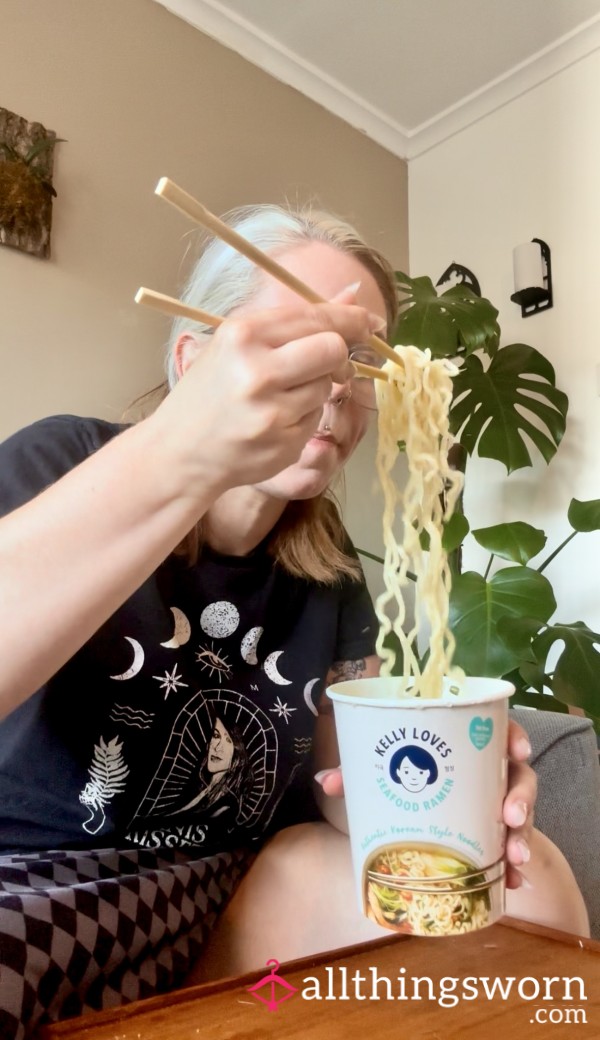 🍜 “Lunch With Me” — Slurpy And Messy Ramen Video 🍜