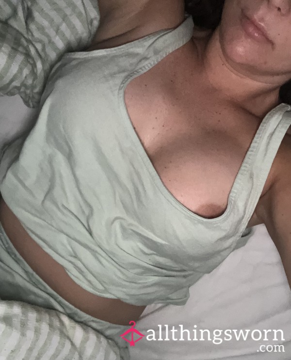 Lying In Bed Feeling Horny This Morning Come Undress Me