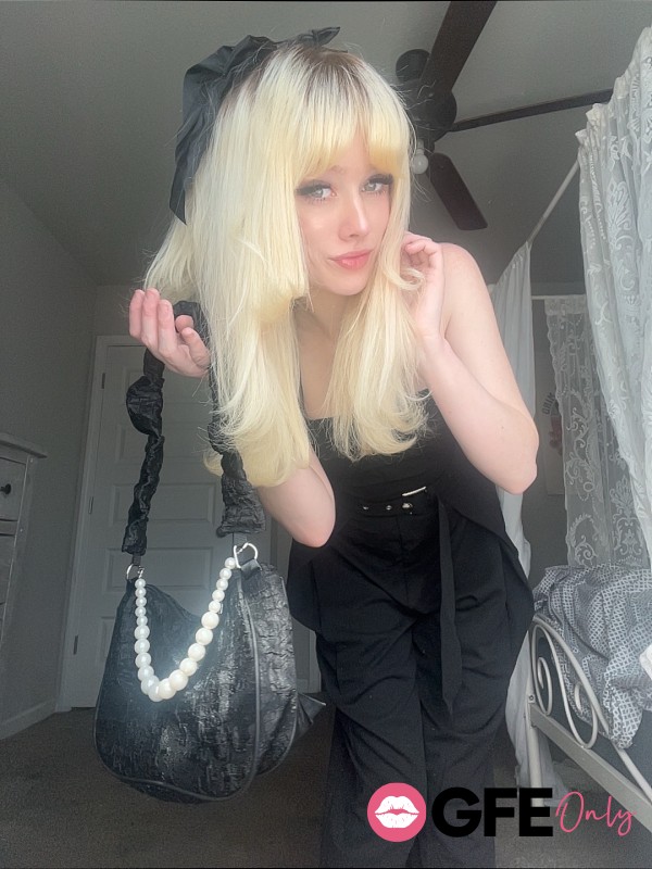 😘 💋 MAKE ME YOUR GIRLFRIEND TODAY 😘💋