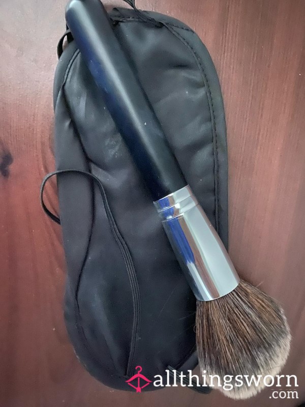 Make-up Brush/Eye Mask