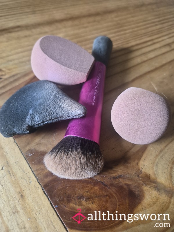 Makeup Sponges And Brush
