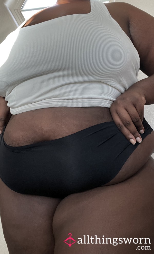 Mama’s Pu**y Hairs/ Pubic Hair Trimmings