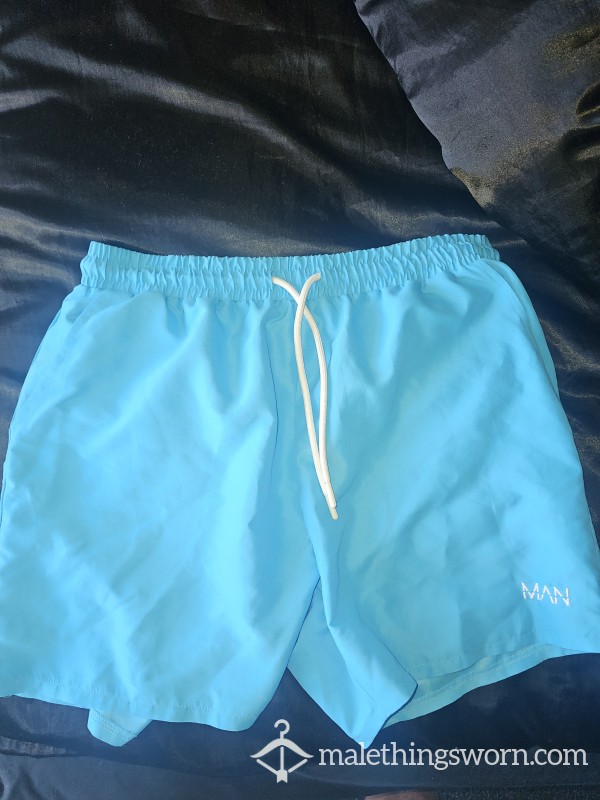 MAN BLUE SHORTS