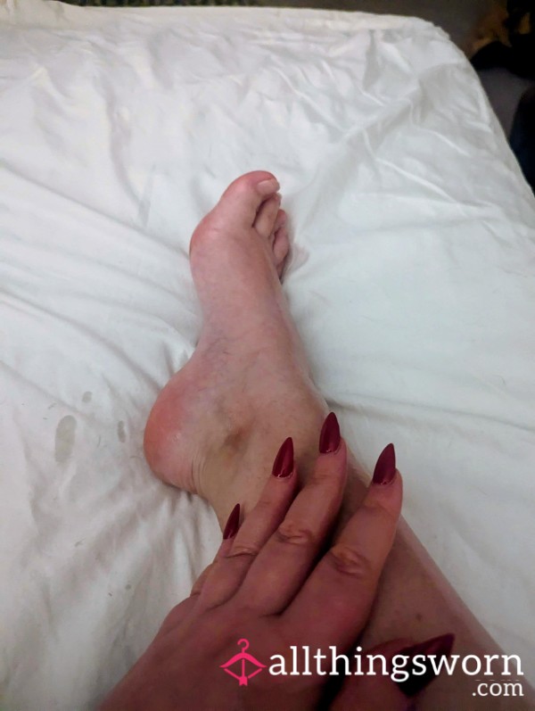 Ma**aging My Feet W Body Oil