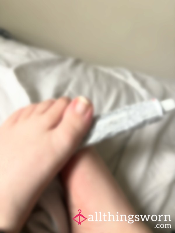Ma**aging My Legs And Feet With My Greasy White Cream
