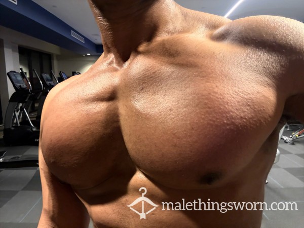 Ma**ive Pumped Pecs Flexing After My Workout