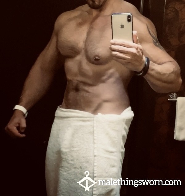 MAYOUTH Microfibre Sports Towels Fast Drying & Absorbent GYM BLACK TOWEL MUSKY AF MAN SCENT SWEATY BODY, ARMPIT RUBBED & GROIN WIPED EQUALS SKUNKED AF 💪🏽🍆💧💧💧👅 📦 🤪✅
