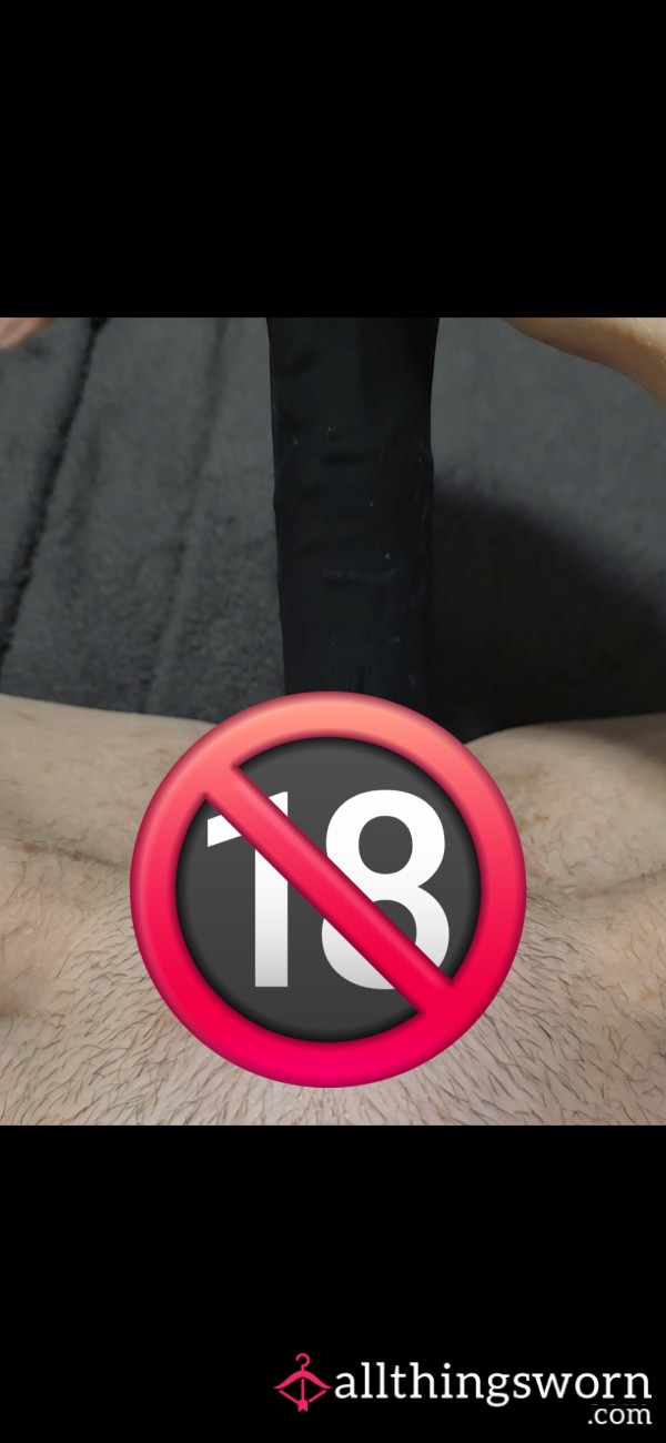 Me Pleasuring Myself With A Big Black Di**o 😏