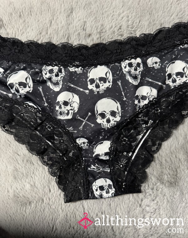 Med Silky Soft Skull And Bones Panty