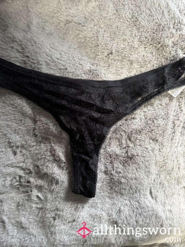 Med Skimpy Black Lace Thong