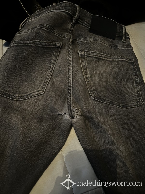 Men’s Jeans With A Glory Hole Rip🤪