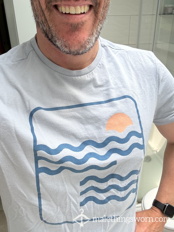 Men’s T-shirt Size Large