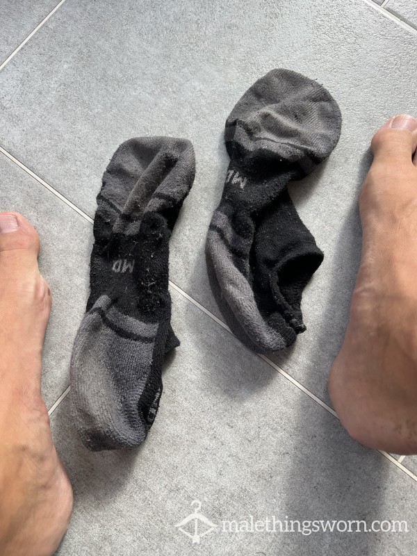 *** SOLD *** MENS UNDER ARMOUR UA BLACK SPORTS GYM SOCKS