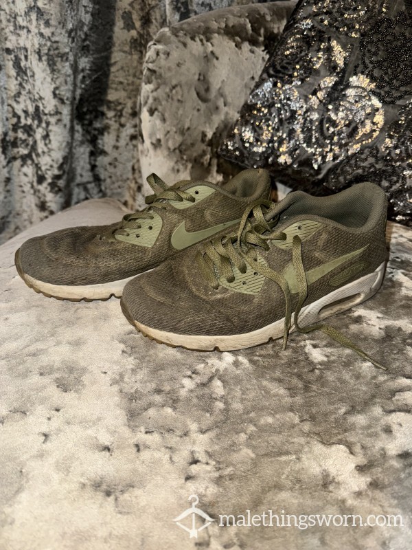 Men’s Used Dirty Smelly Shoes