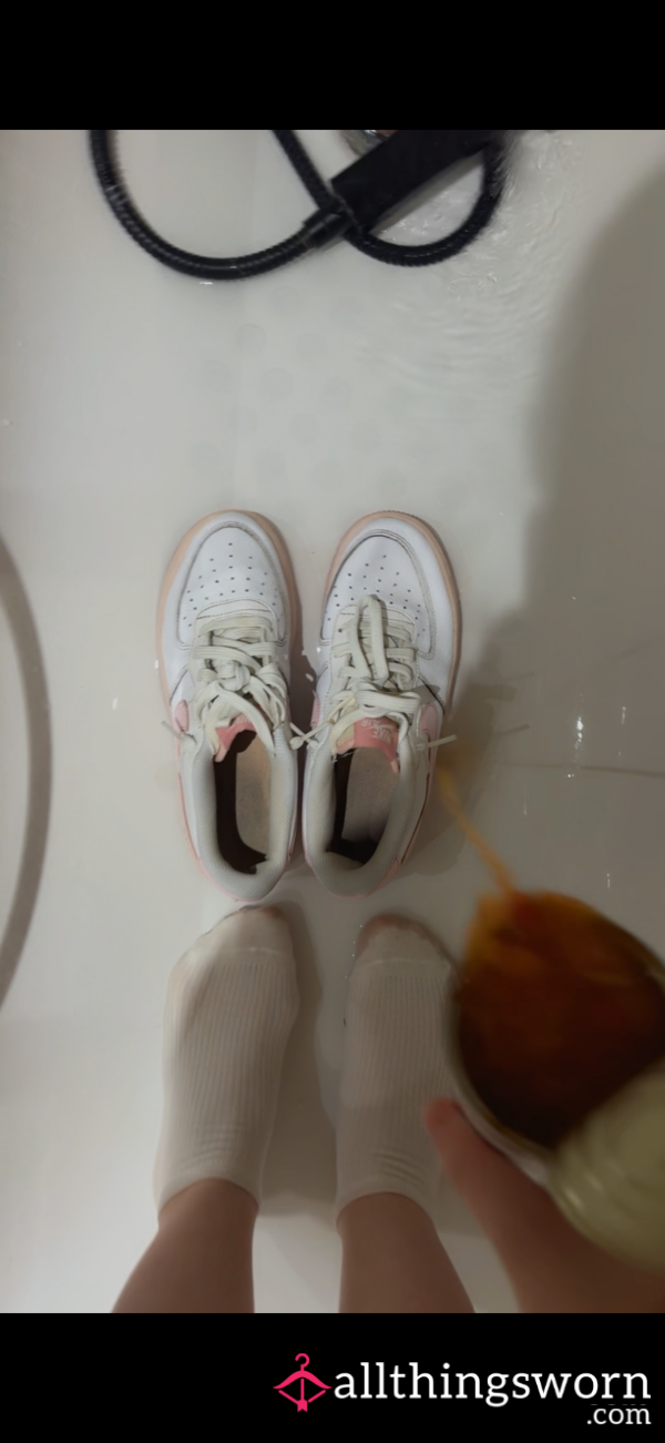 Messy Feet