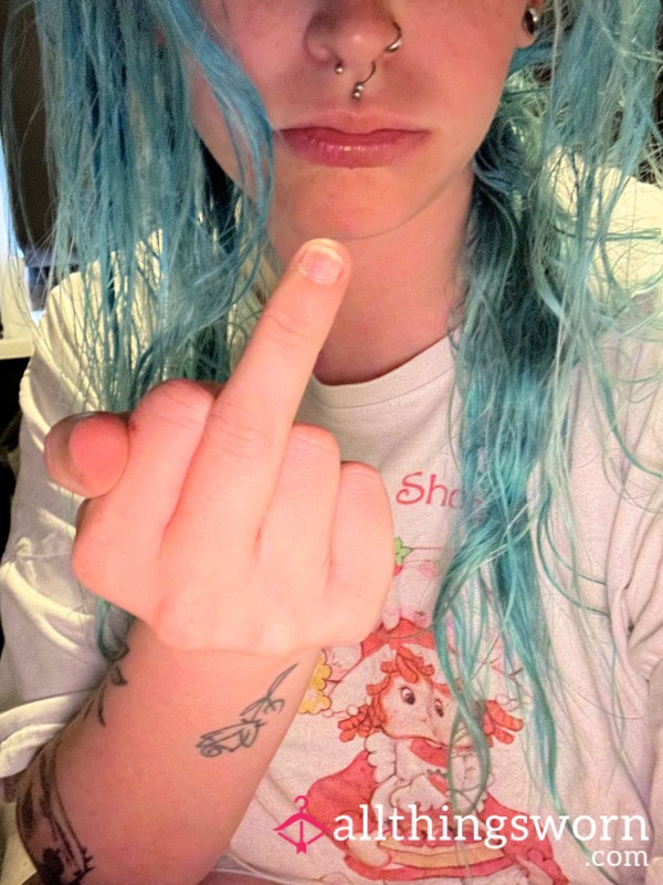 Middle Finger Selfie🖕🏻