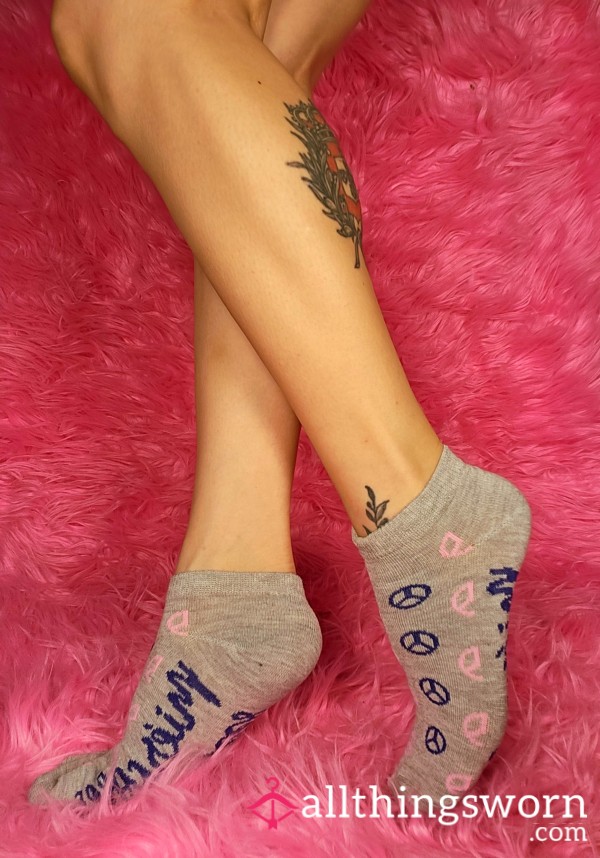 ☮️ 'Miércoles' Wednesday Socks Grey Socks Peace Sign Girly Cute Short Cotton Ankle Socks Japanese Asian Feet Fetish Tattooed Foot Worship Fashion Model Personal Trainer