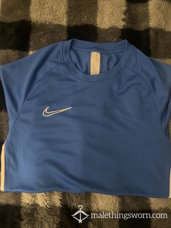 Nike Sports Tee Small