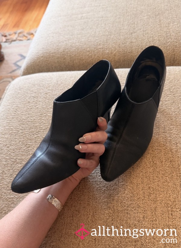 Mile-High Heels- Authentic Flight Attendant Shoes, Well Broken In