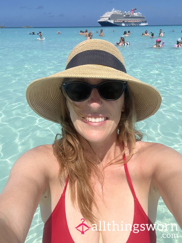 The FULL Package! Pics, Videos, Audio And S**ting! Make Me Your MILF Girlfriend
