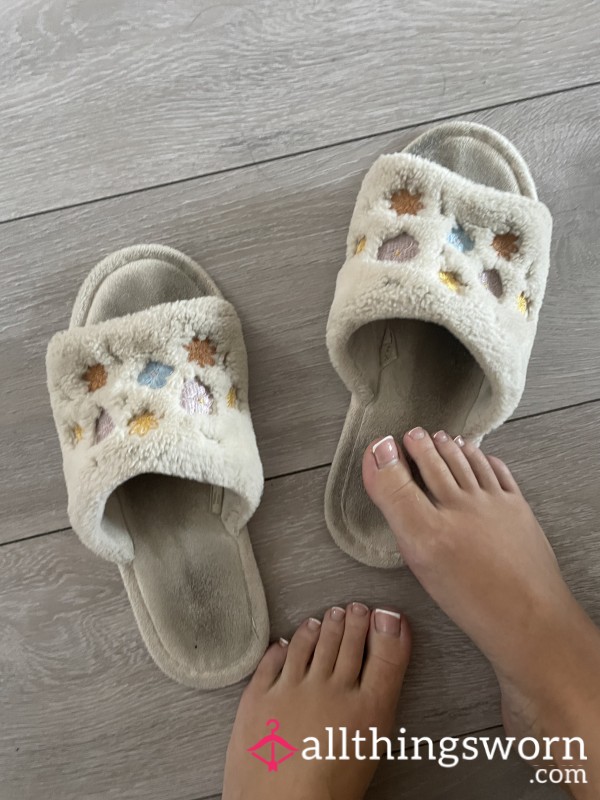 🌺🌼 MILFS Well Worn Open-toe Slipper