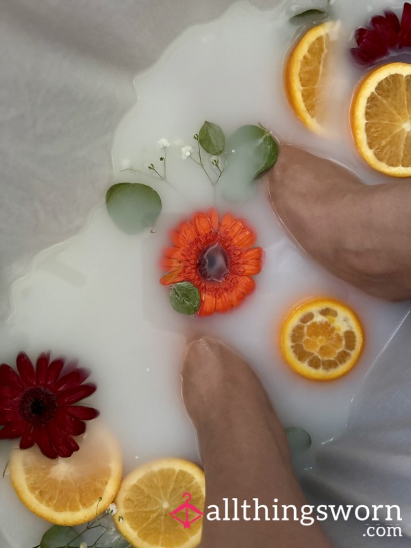 Milk Bath – Exclusive Feet Photoset 🥛🦶✨
