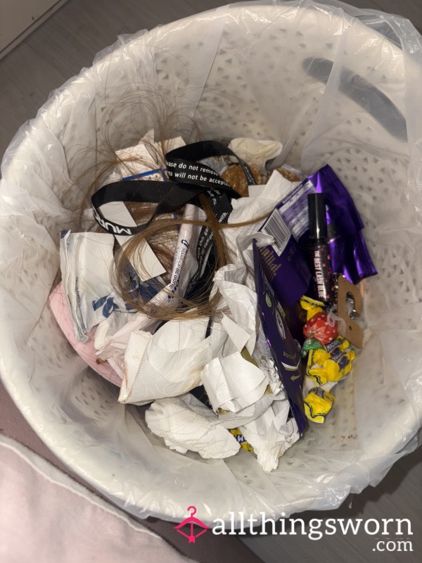 Mimi’s Rubbish🗑️🖤