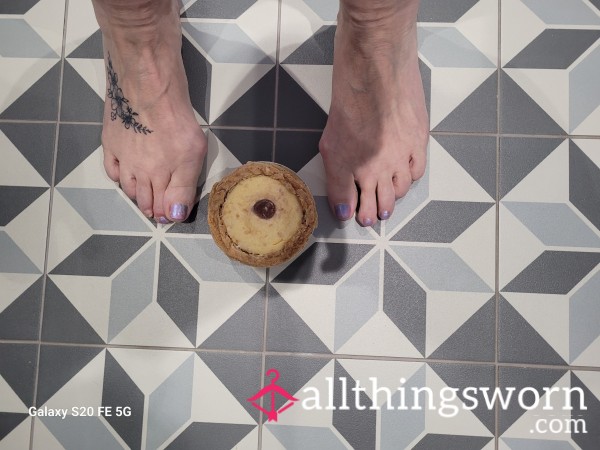 Mini Video Watch My Feet Demolish This Tart! 😋