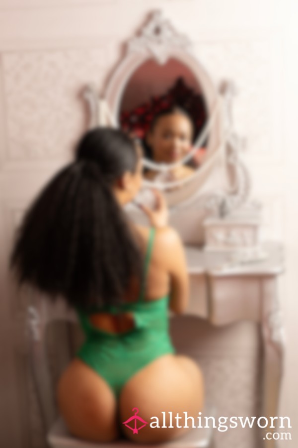 💚 Mirror, Lace, Me 💚