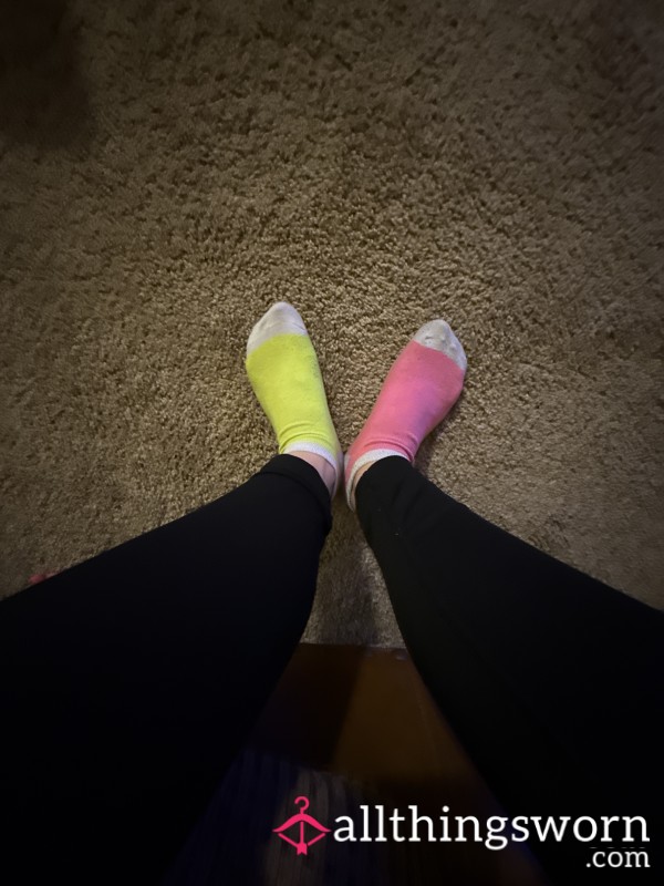 Mismatch Dirty Socks