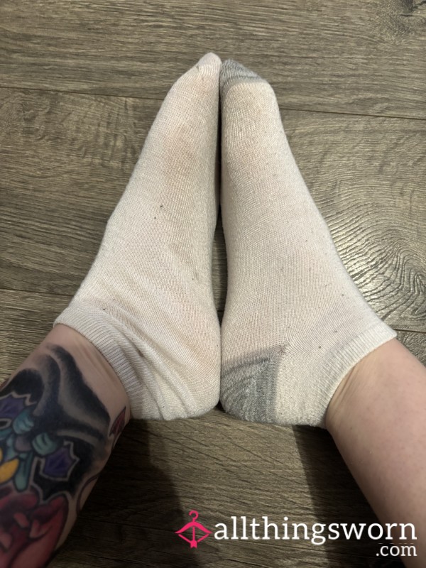 Mismatch White Ankle Socks