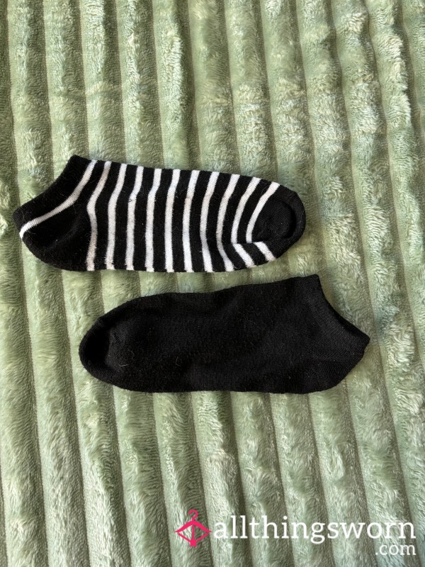 Mismatched Ankle Socks