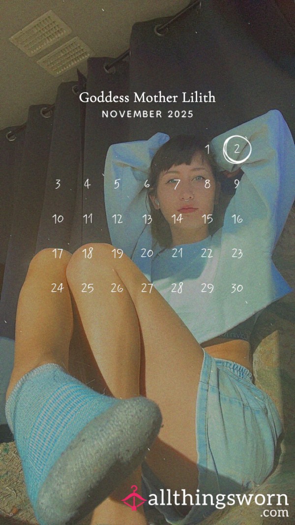 Mismatched Ankle Socks 🧦 (today)