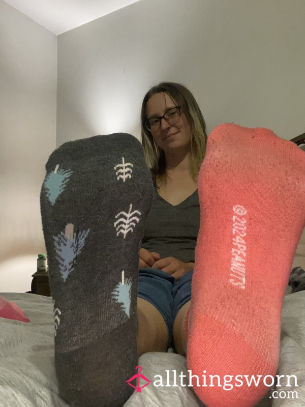 Mismatched Charlie Brown & Christmas Tree Socks – 48hr Fresh Custom Foot Wear By Alice Demure