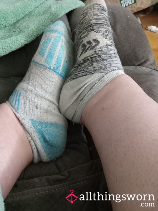 Mismatched Socks (8 Day Wear)