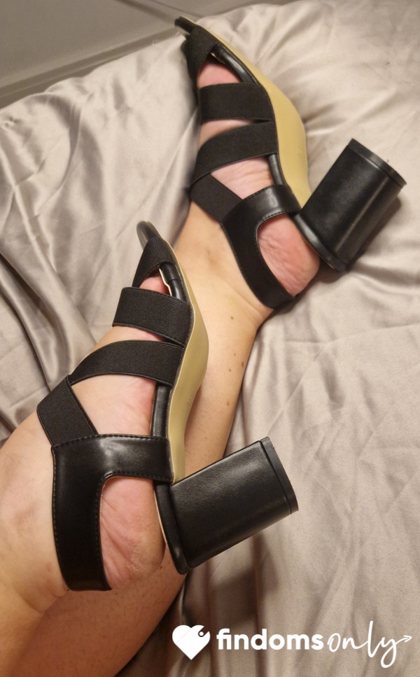 Mistress In Black Block Heels 👠  - Work Mode!