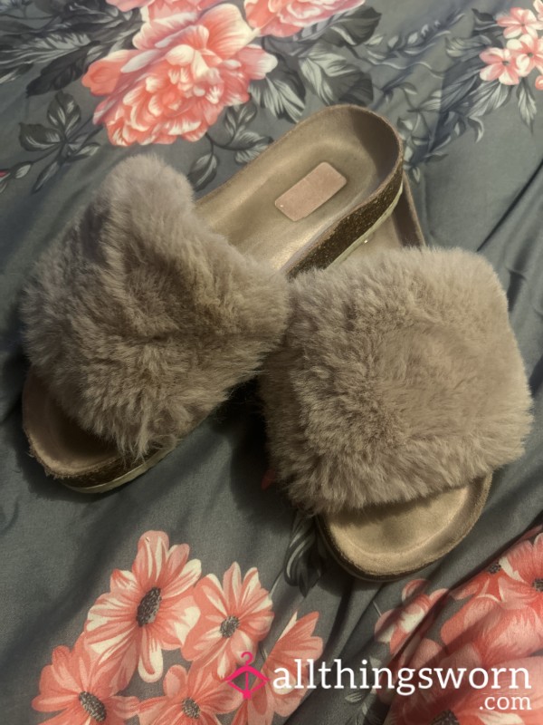 Mistress's Fluffy Slider Slippers
