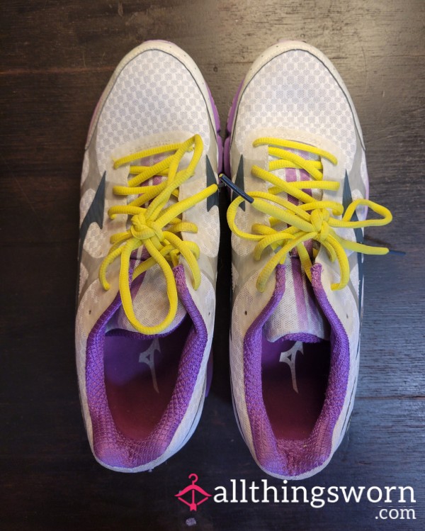 Mizuno Waveriders Running Shoes - Size 12 / 43 - Pet Hair And Rank Vinegar Foot Sweat!