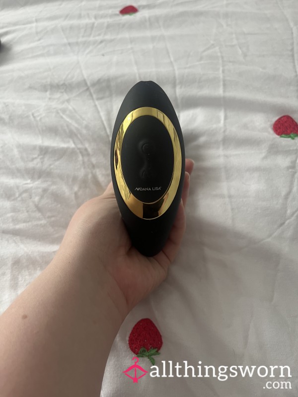 Moana Lisa Clit Sucker With A G Spot Penetrator