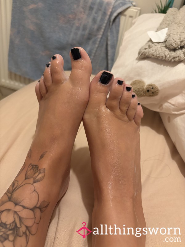 Moist Feet After Removing Foot Mask